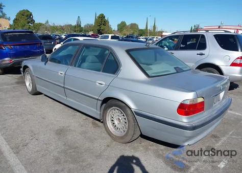 2000 BMW 740Il z USA, uszkodzony, nr VIN WBAGH8347YDP11460